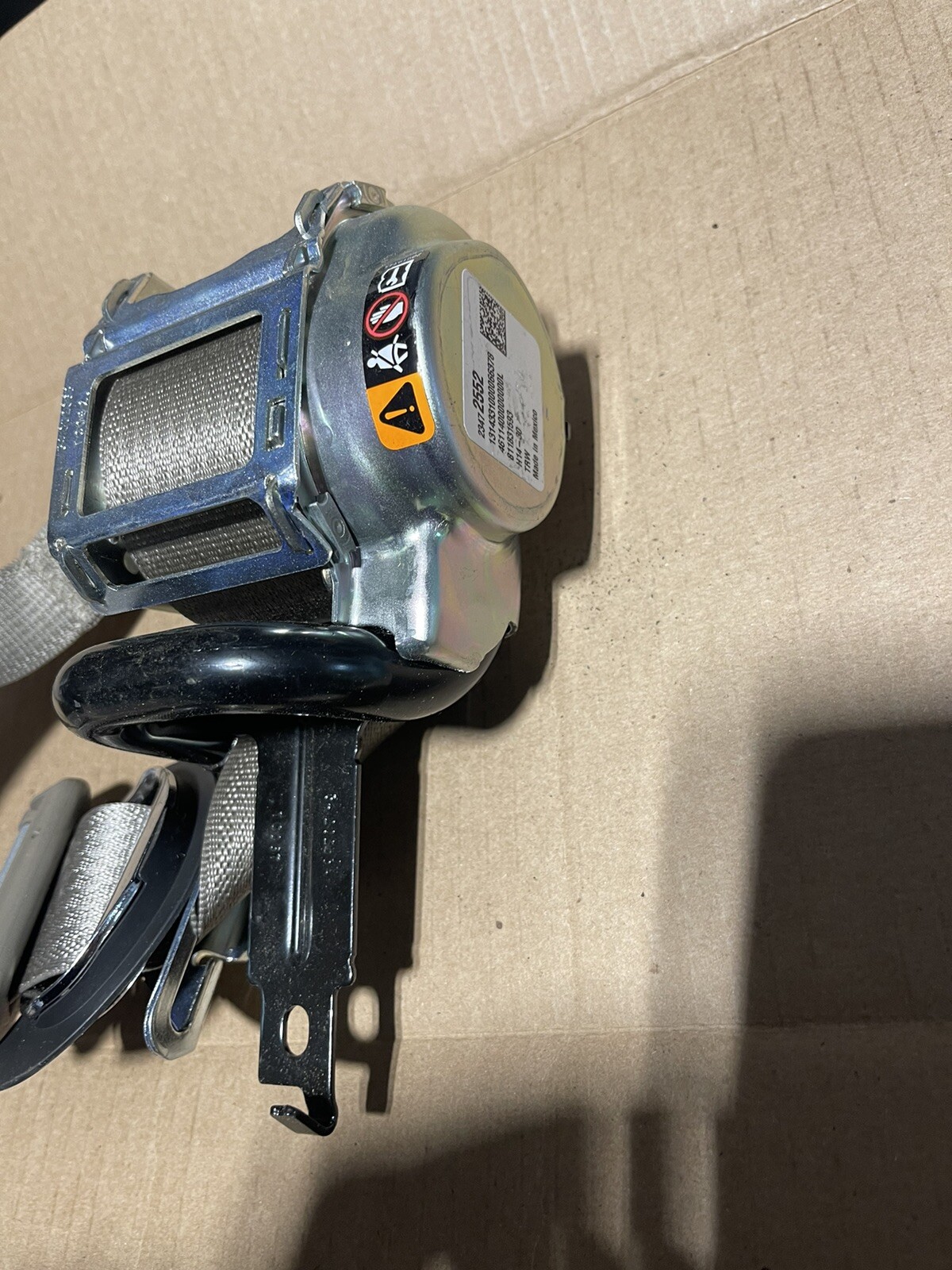 2015-2018 Chevy Silverado Tahoe GMC Sierra Yukon Tan LH Driver SEAT BELT OEM NEW