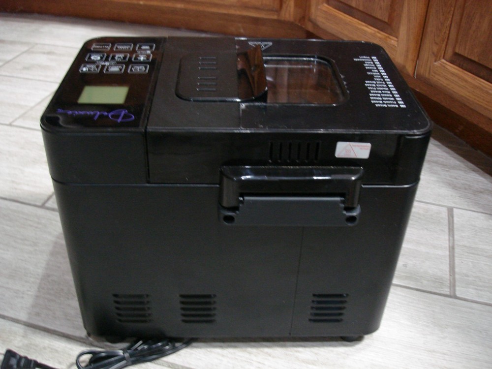 Deluxie BM8202 Black 2lb Programmable Bread Machine Maker Digital Touch