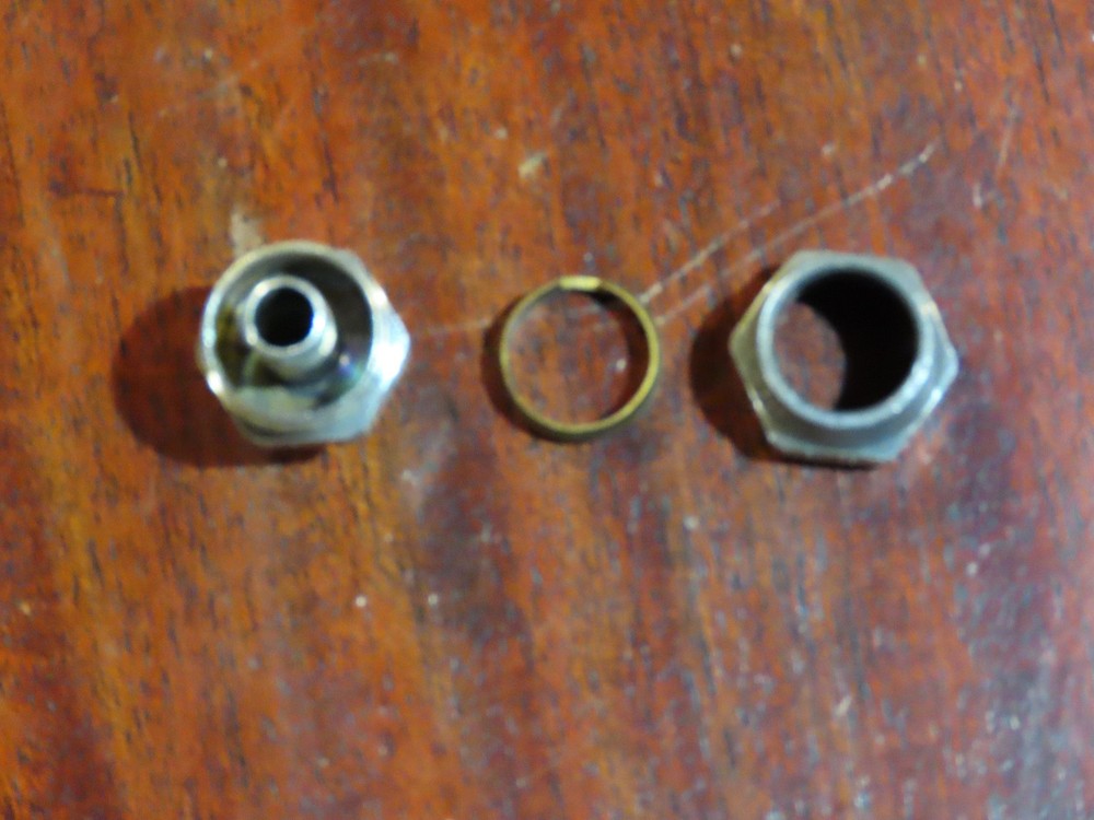 Binks 9/32 ID Hose Connection, Spray Paint Fitting