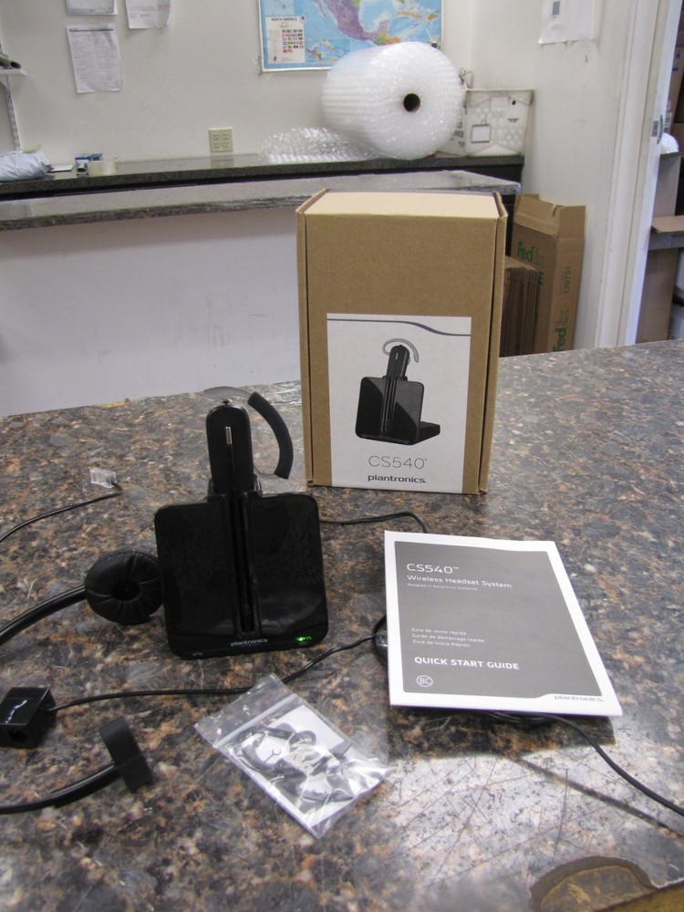 Plantronics CS540 Wireless Headset System - Black- Complete in Original Box NICE