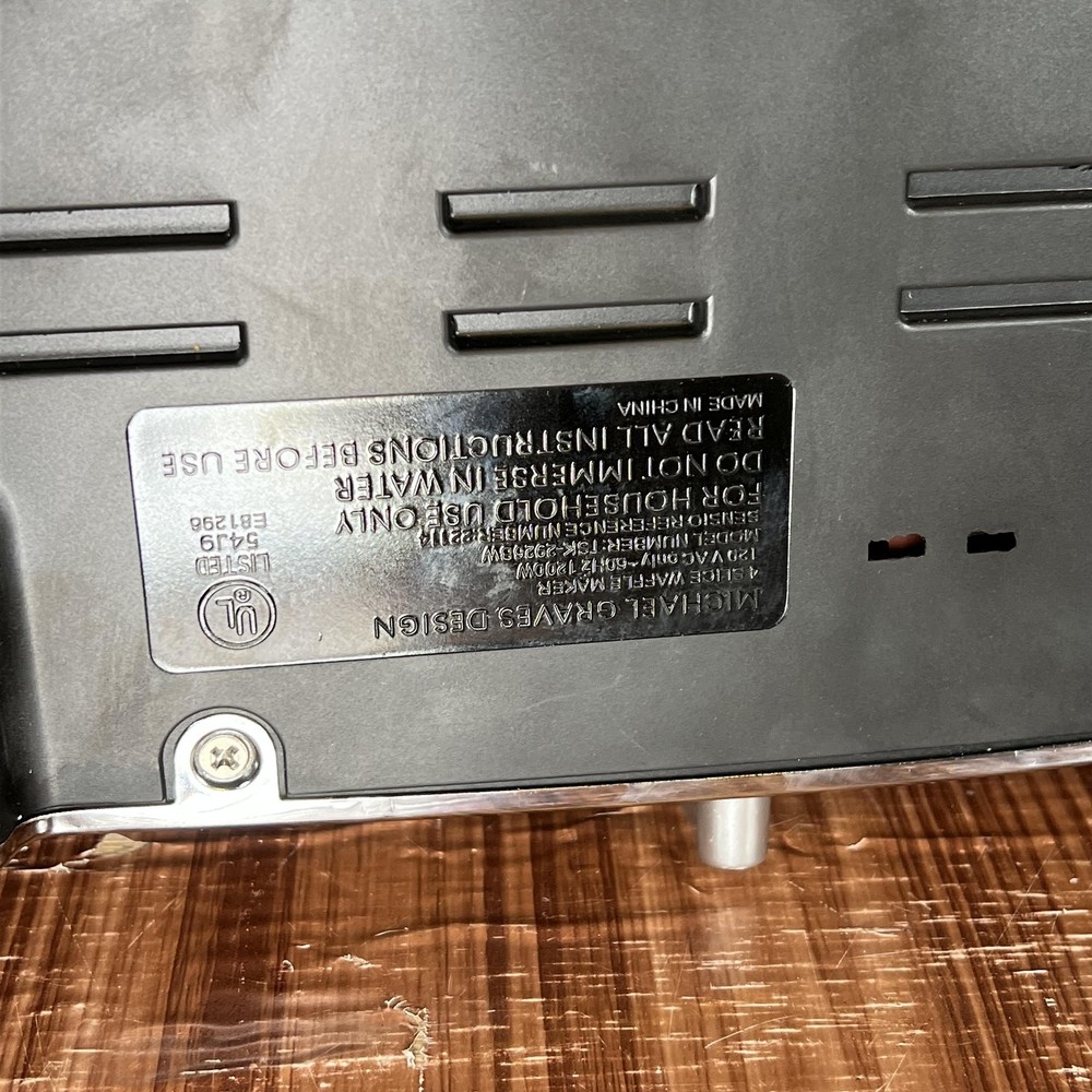 Michael Graves Design Belgian Waffle Maker Silver Electric Square 4-Slice 1200W