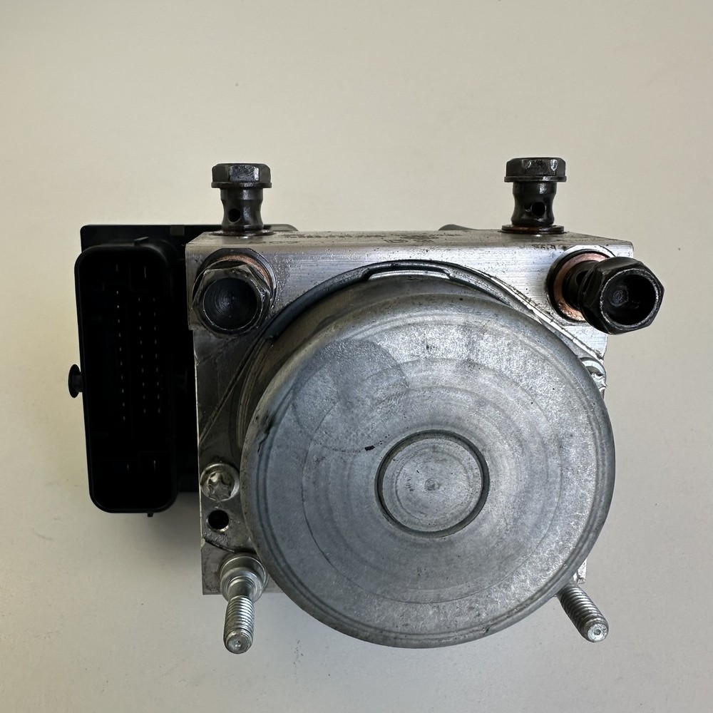 Ducati Multistrada 1200S 2011 ABS Control Brake Pump Solenoid Unit Module