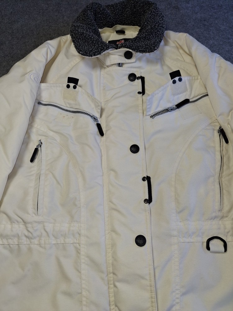 Trespass Size M Ski Jacket. Ski Snow System. High Performance Insulation.