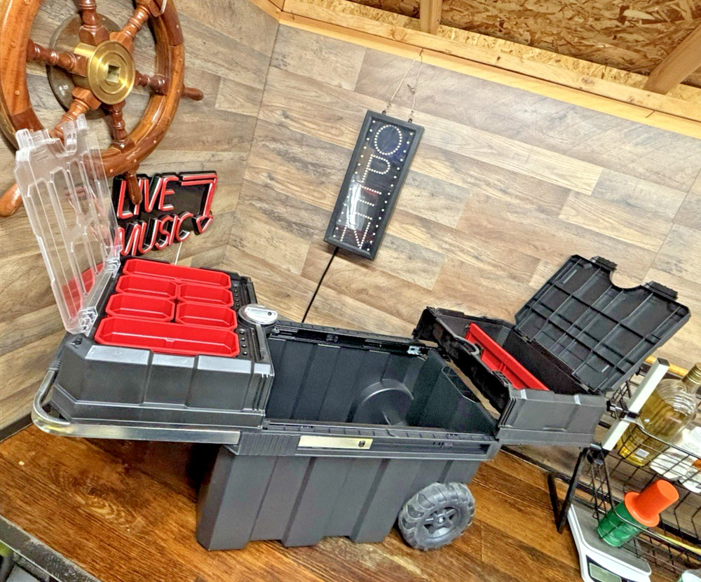 Keter Masterloader Resin Rolling Tool Box with Masterloader