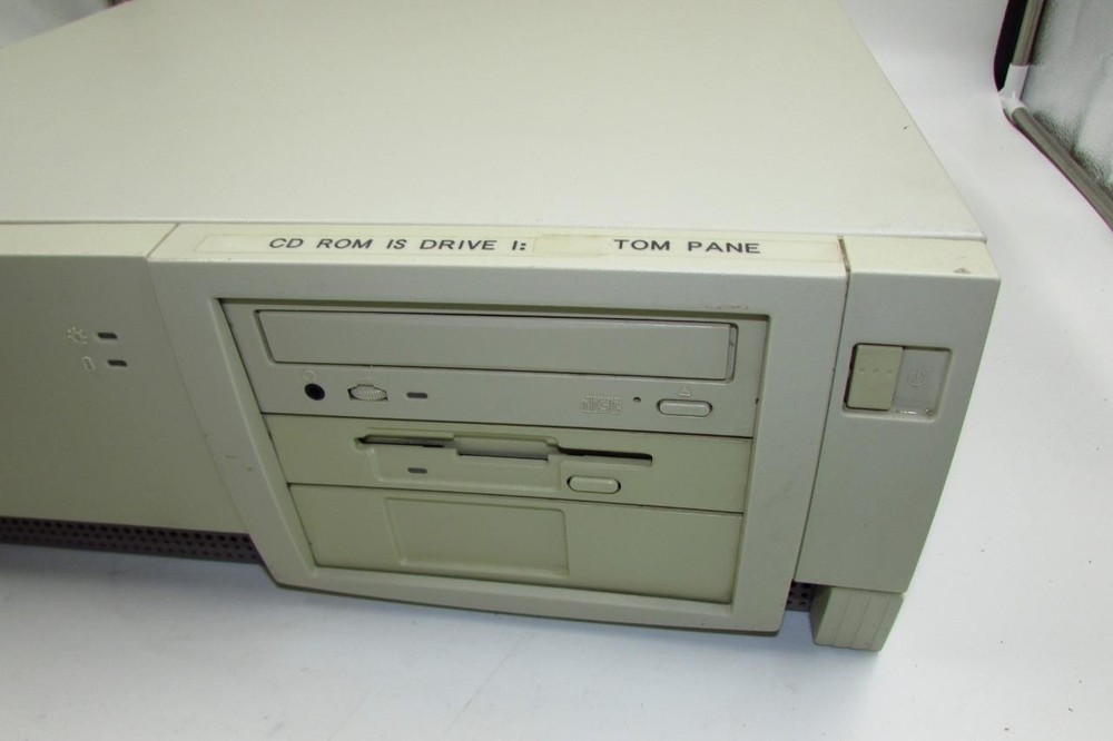 Vintage Compaq Deskpro 590 Computer PC Desktop