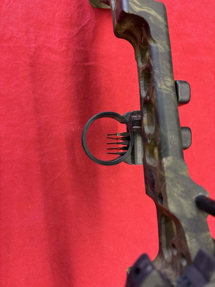 2005 Bowtech Extreme VFT| 25-30 DL| Cracked Bottom Limb