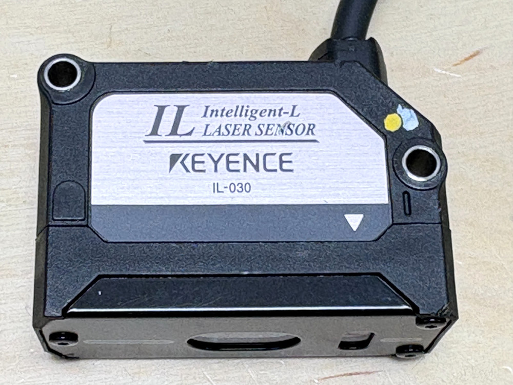 Keyence IL-030 CMOS Multi-Function Analog Laser Sensor Head