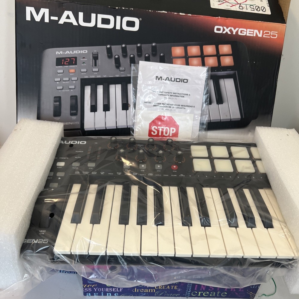M-Audio Oxygen 25 MIDI Keyboard Controller in Original Box-New Open Box