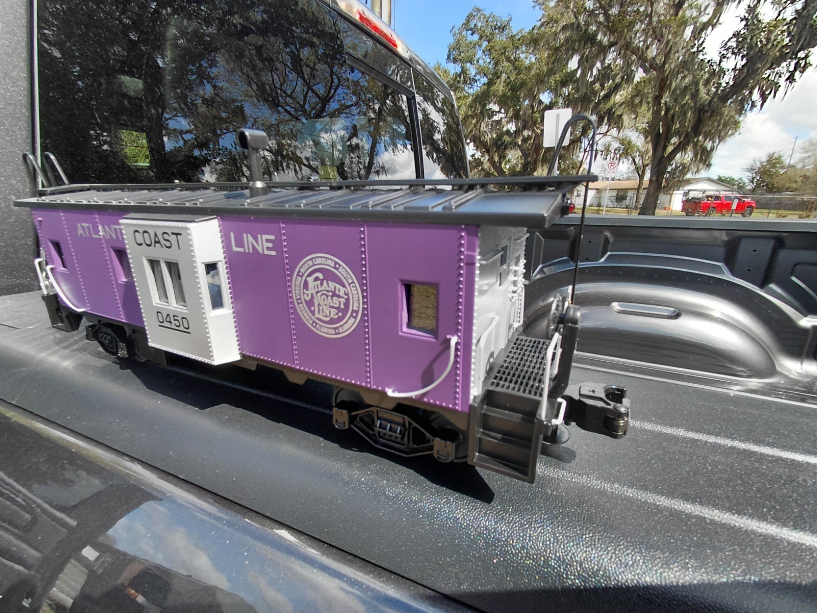 MTH RailKing 30-7783 Atlantic Coast Line ACL Purple Lighted Bay Window Caboose