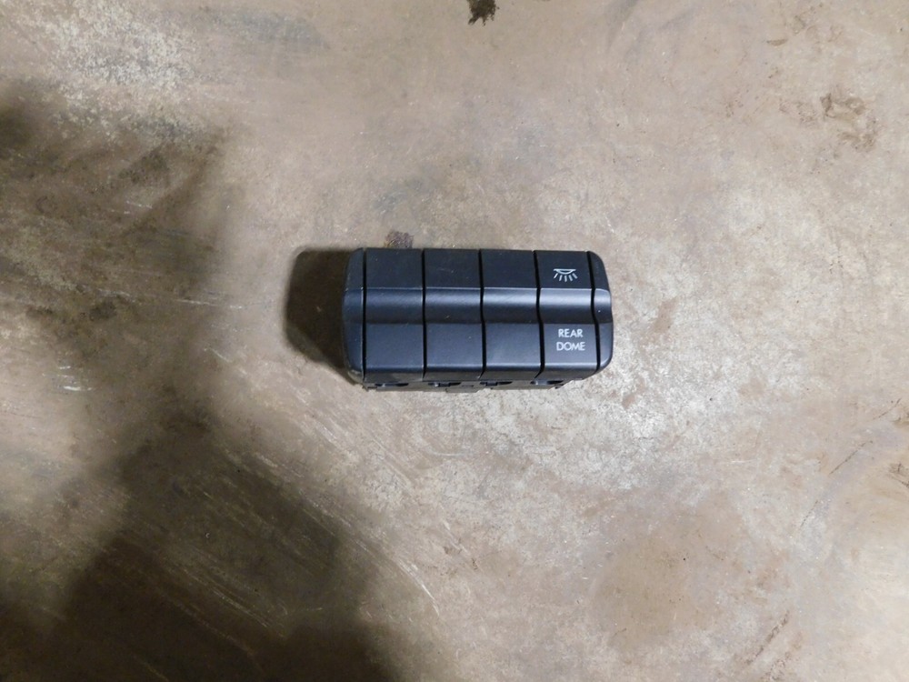 Freightliner Cascadia Dash switch