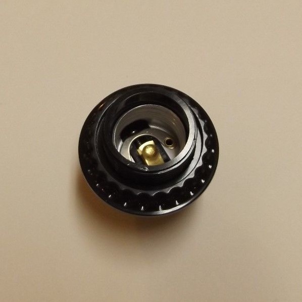 BLACK PHENOLIC SHORT KEYLESS THREADED LAMP SOCKET WITH RING E26 NEW 30539J