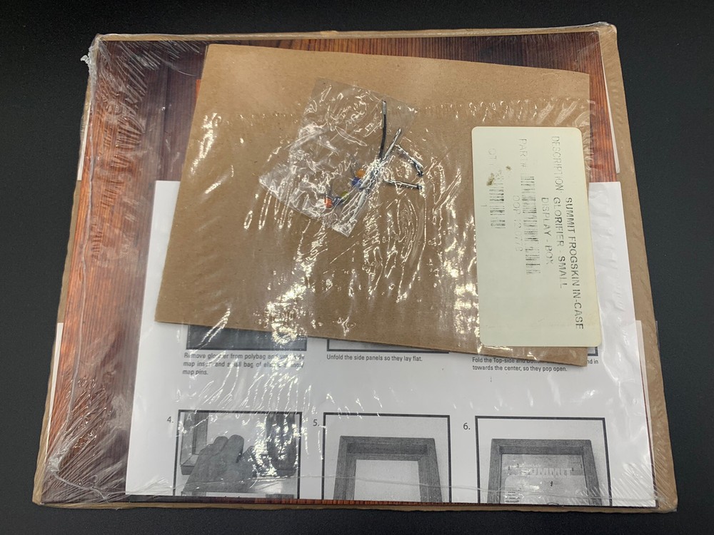 Oakley Summit Frogskin In Case Glorifier -small Display Box