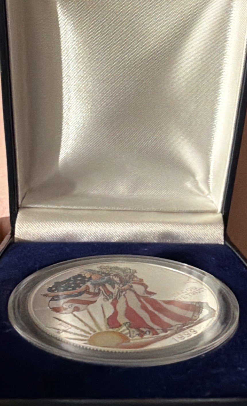 1999 American Eagle Walking Liberty Colorized 1 Oz Fine Silver One Dollar.