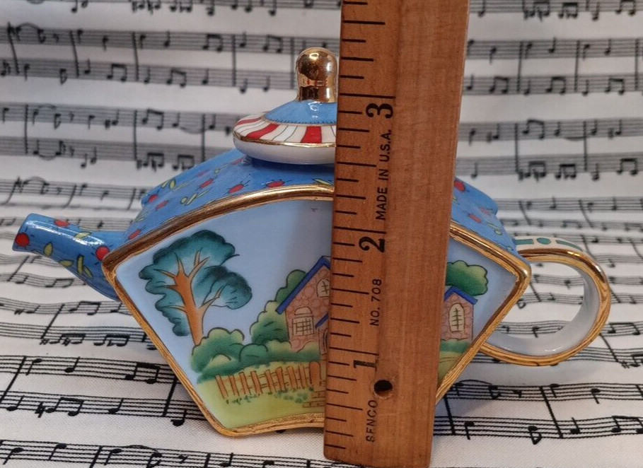 Vivian Chan Cottage Design Fan Shape Mini Teapot 2002