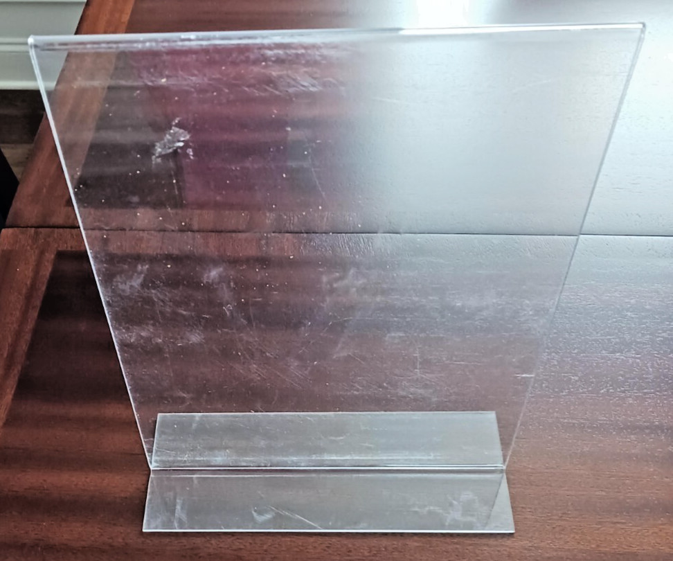 Sign Holder 8.5" x 11" Clear Plastic, Counter/Tabletop