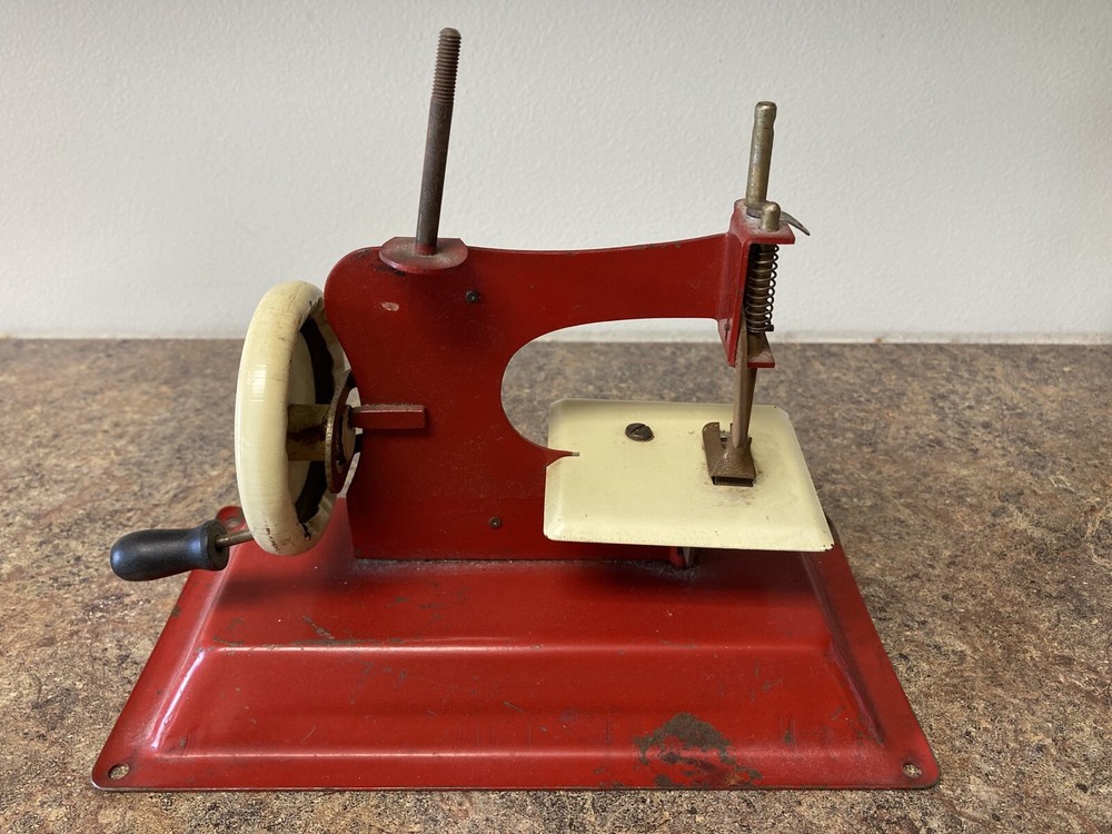 Red Gateway Junior Sewing Machine NP-1  from the 1930’s