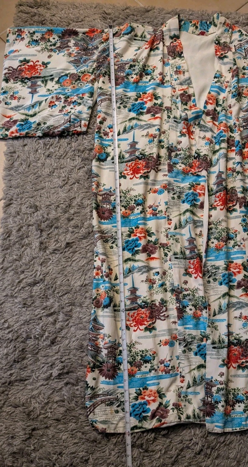 VTG Fashion Mart Belted Kimono w/ Flowers, Bridges and Japanese Houses