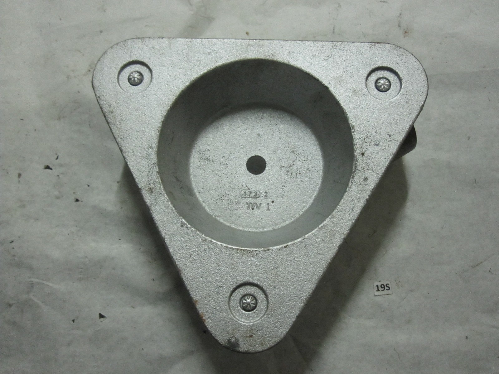 2x Bond 3310 Cast Iron Triangular CUP DOLLY Phenolic Wheels 750 lb Capacity