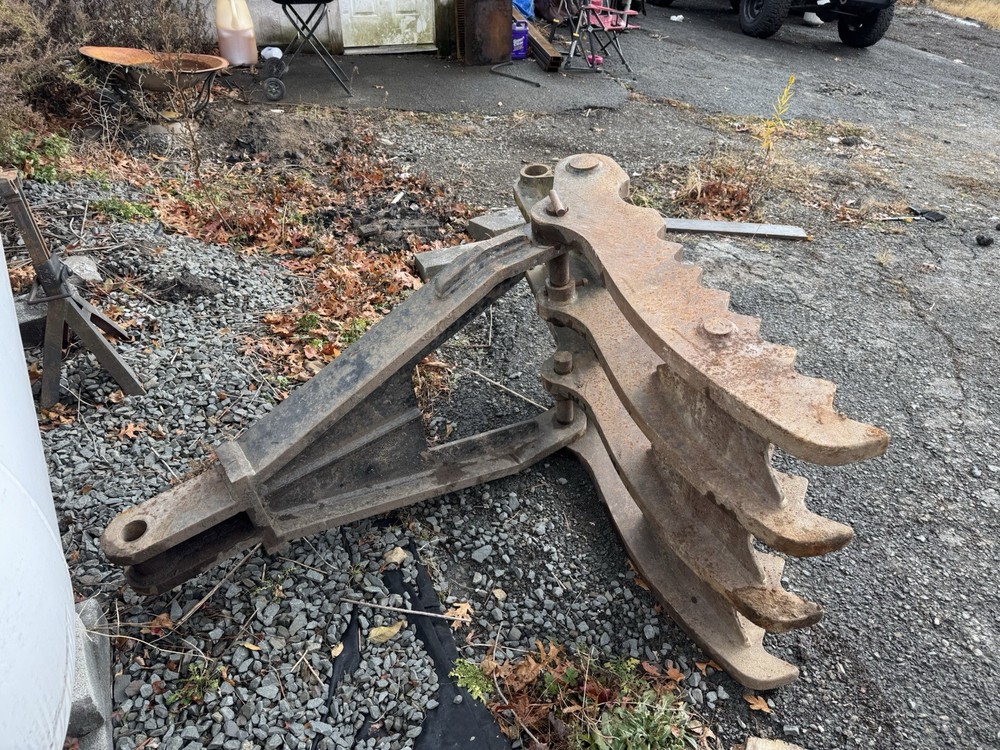 Mechanical Thumb For Excavator