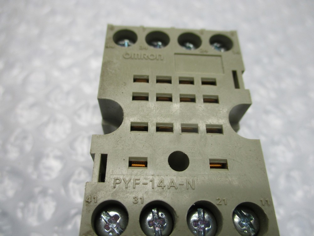 OMRON PYF14A-N RELAY BASE NSNP