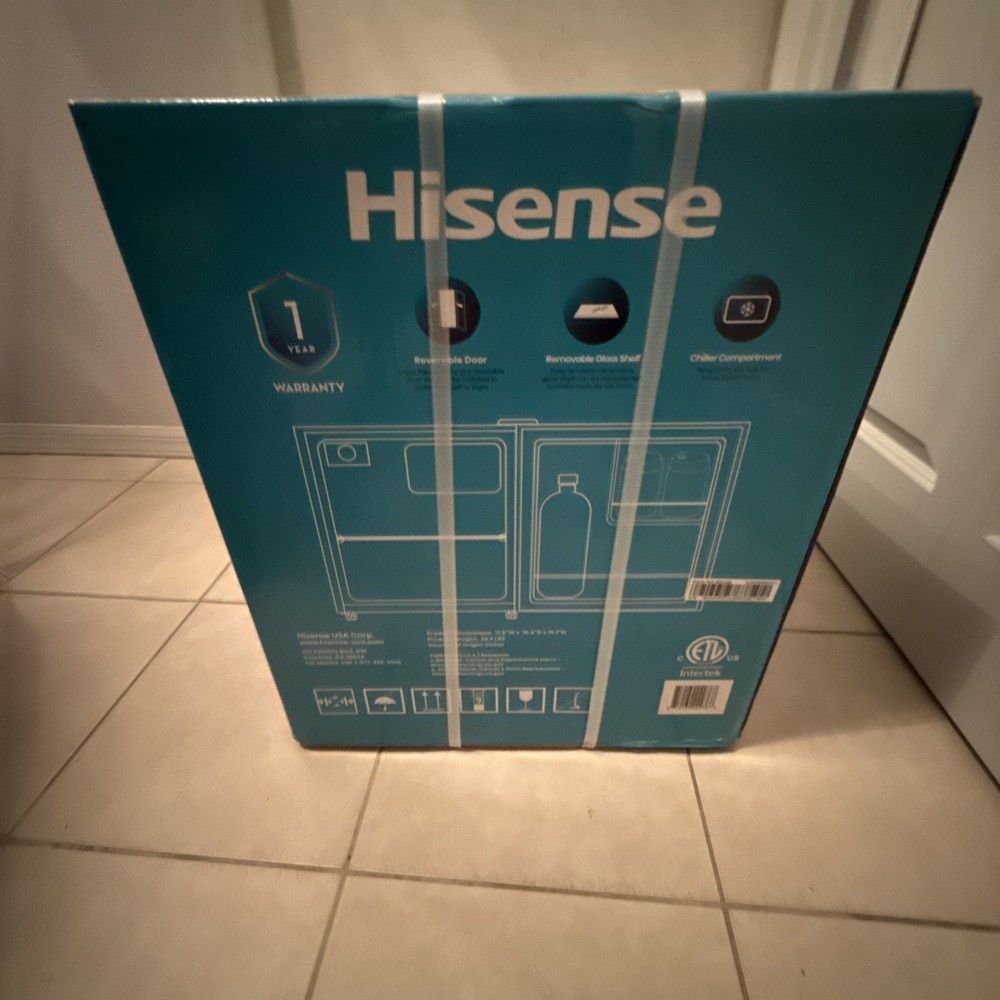 Hisense 1.6 cu.ft. Compact Refrigerator - Black (WMS017M6XBE)