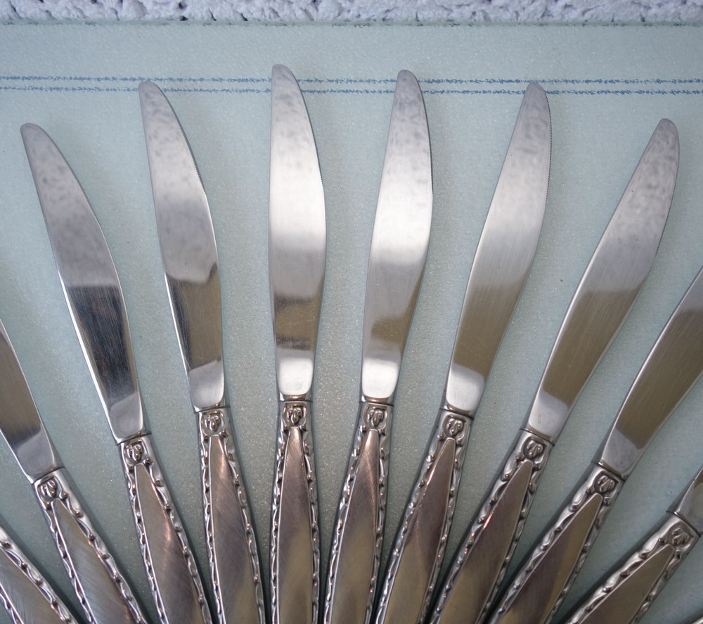 VENETIA Oneida Community Stainless Flatware 2 DINNER KNIVES