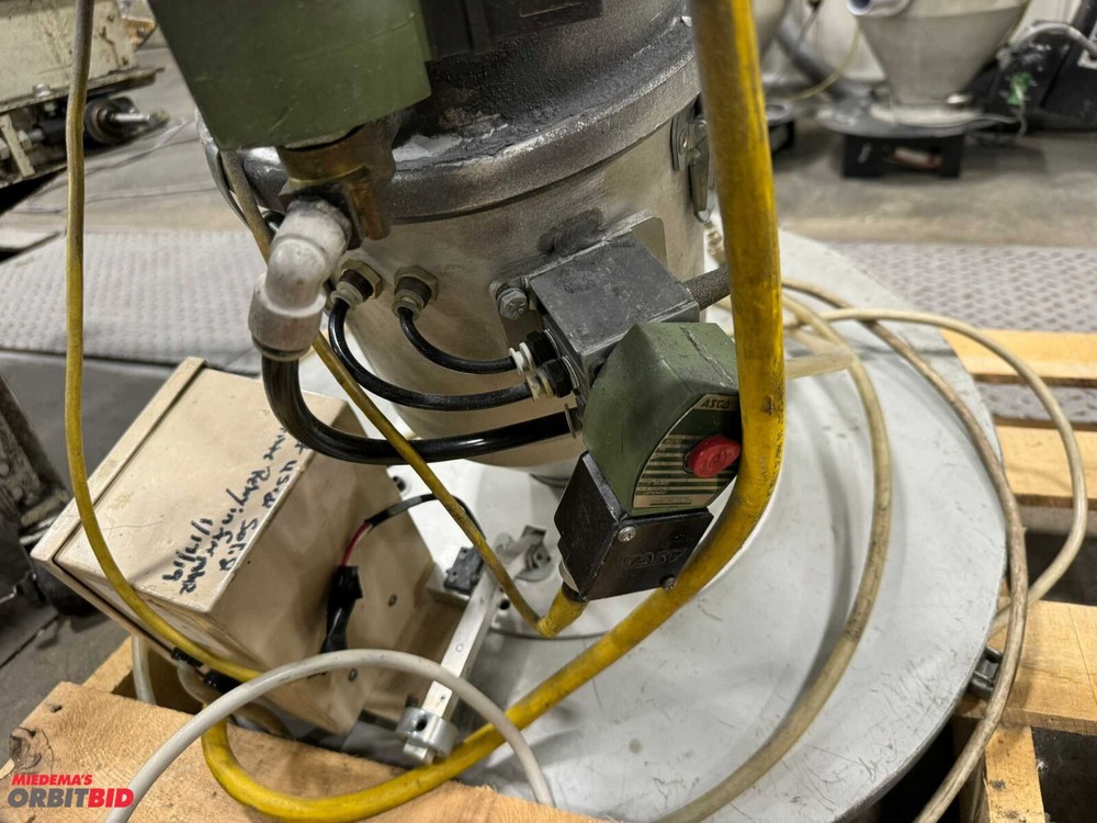 Plastic Process Equipment Hopper Loader w/ Remote Control Box HL-3