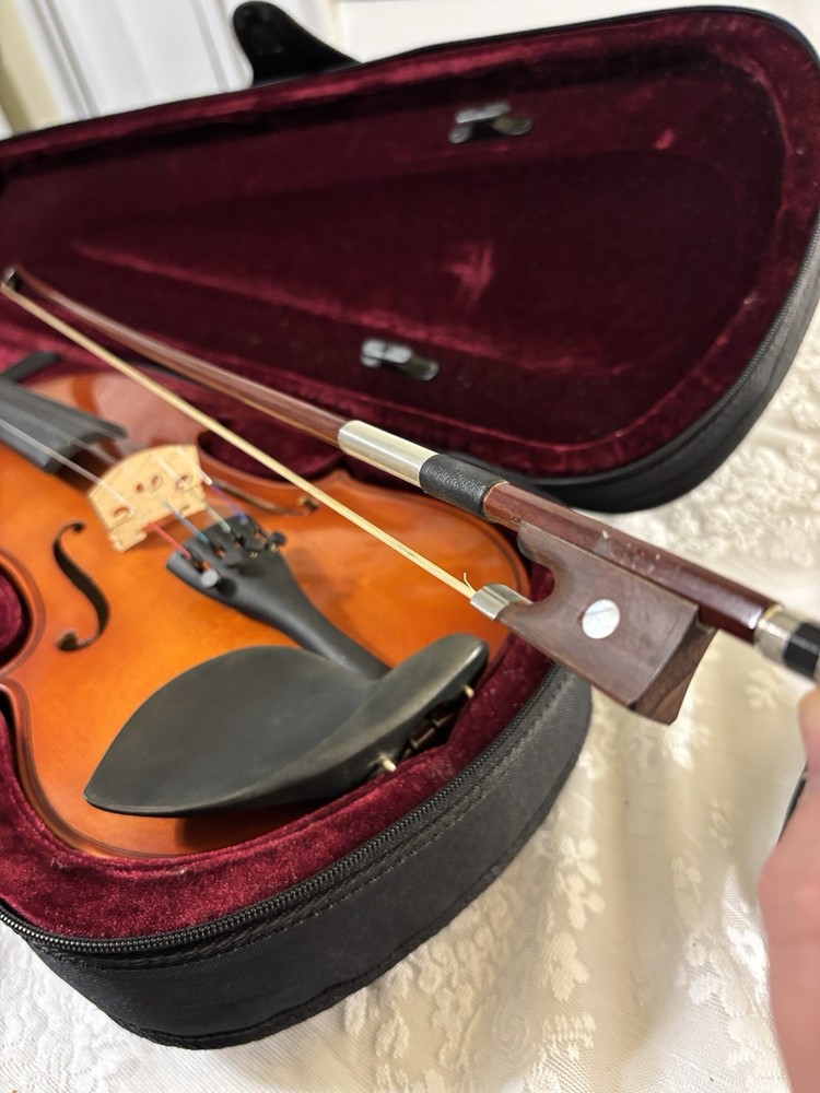 4/4 Full Size Violin Outfit w Case Bow Chin Rest Extras String Kit