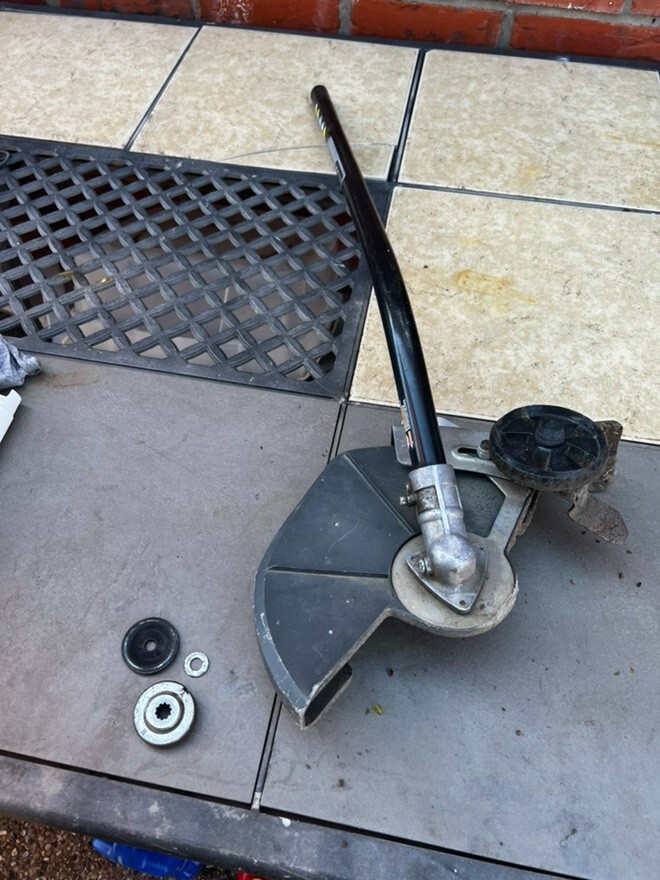 Ryobi Expand-It Edger Attachment w/Issue "AS-IS" Blade Post screw Damage