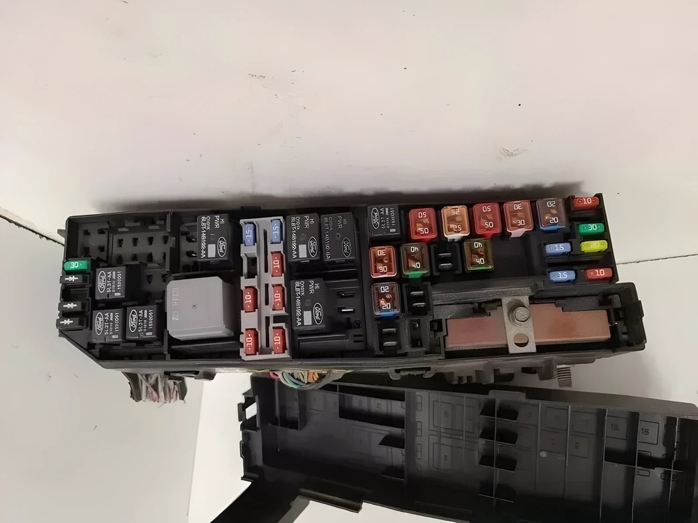 2010-2013 Ford Transit Connect Engine Fuse Box OEM