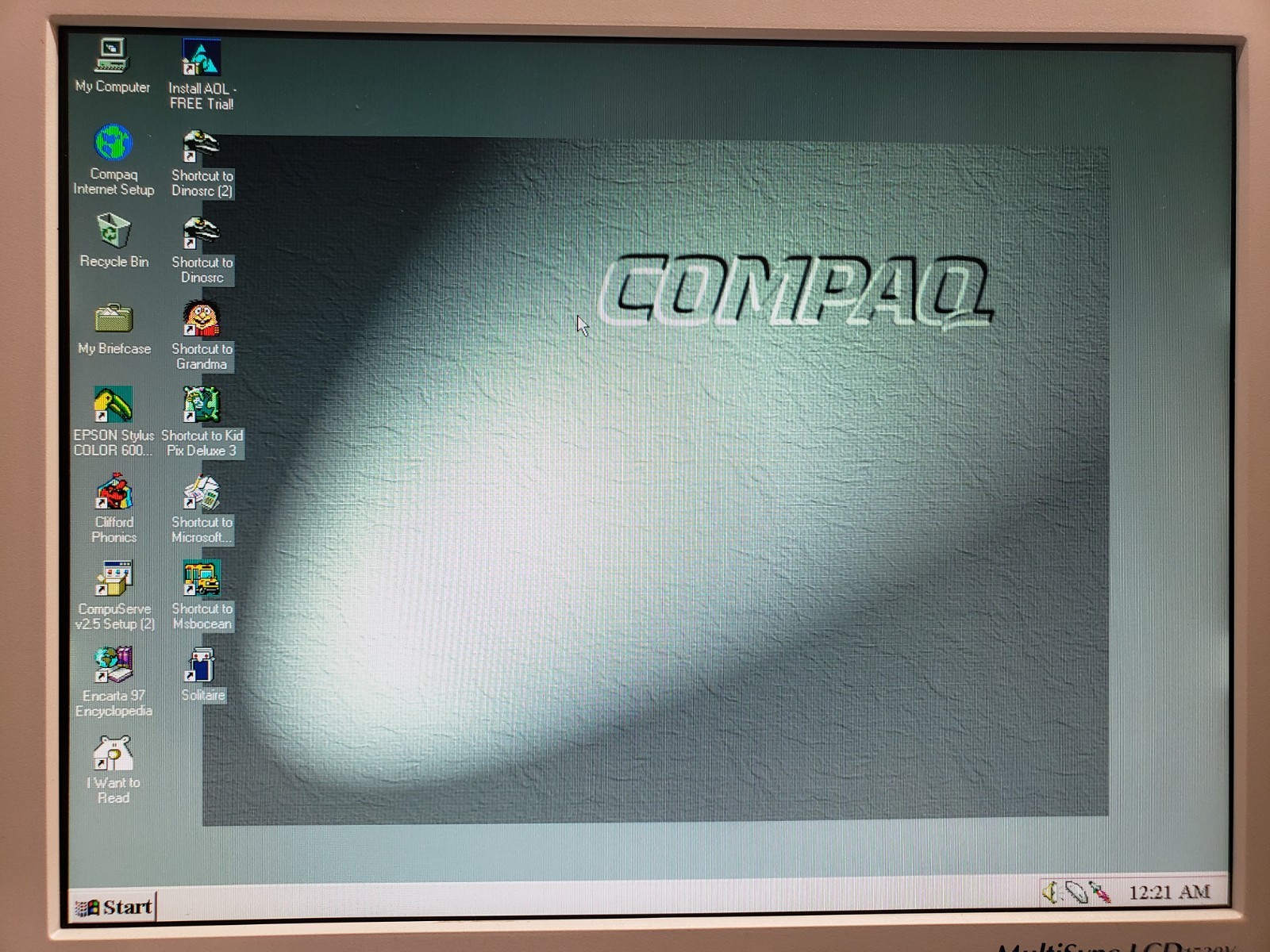 Vintage Compaq Presario 4840 Tower Pentium II 266 MMX 32MB 6.4GB OEM Win95 ISA