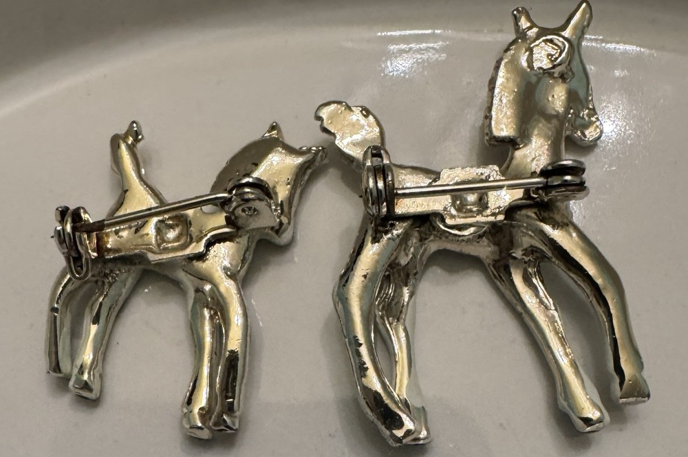 2 Horse / Zebra Pins