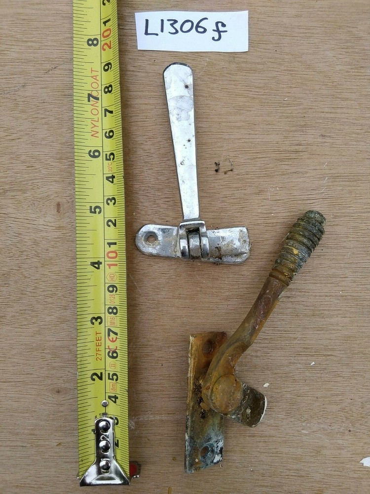 2 window handles / levers / openers / latch L1306f