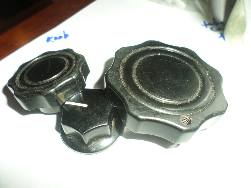 Lot of generic ham radio knobs