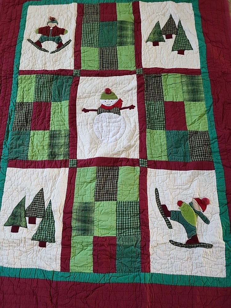 Hand Stitched Quilt Christmas throw patchwork Blanket. 52"×68"