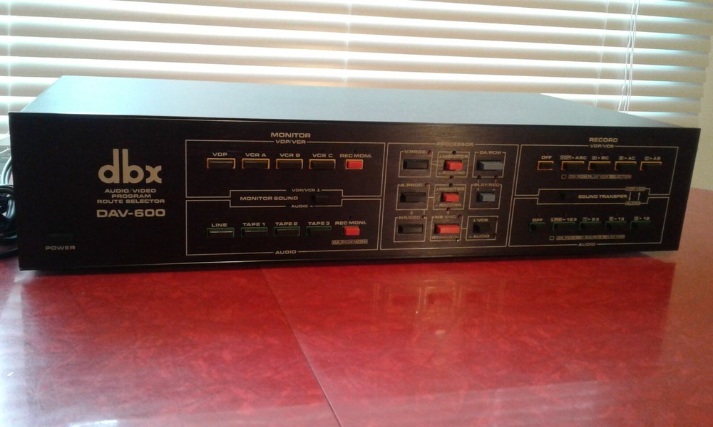 DBX DAV-600 AUDIO VIDEO PROGRAM ROUTE SELECTOR , Beautiful
