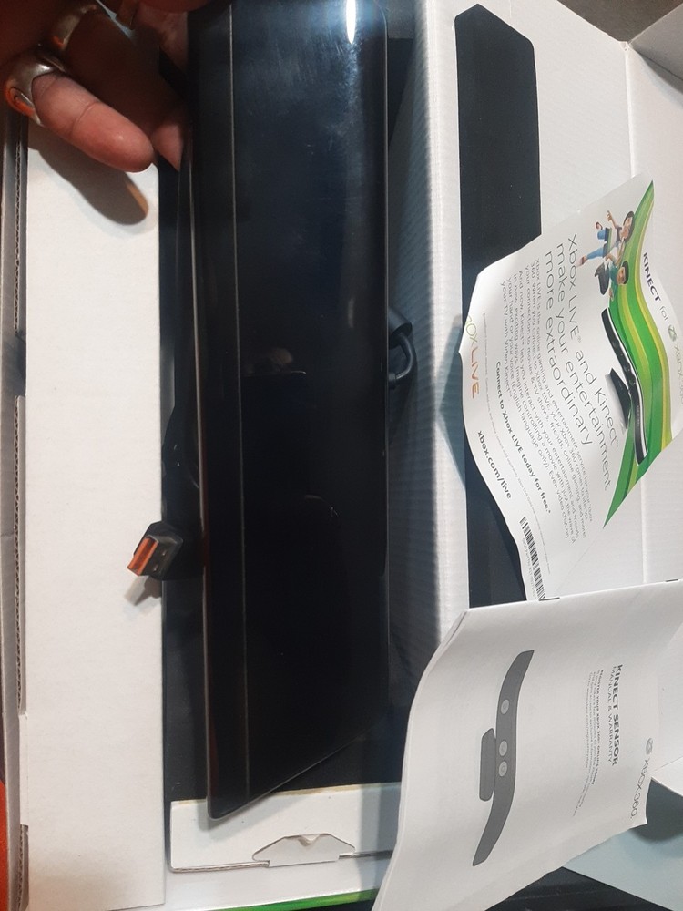 Microsoft Xbox 360 Kinect Sensor Fast Ship No game included