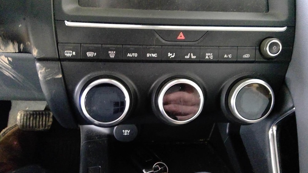 Temperature Control Front Dash Mounted Fits 18-19 E-PACE 1030044