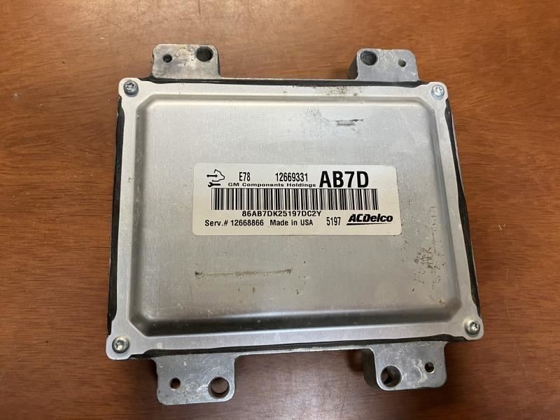SIERRA250 2015 Glove Box 18882