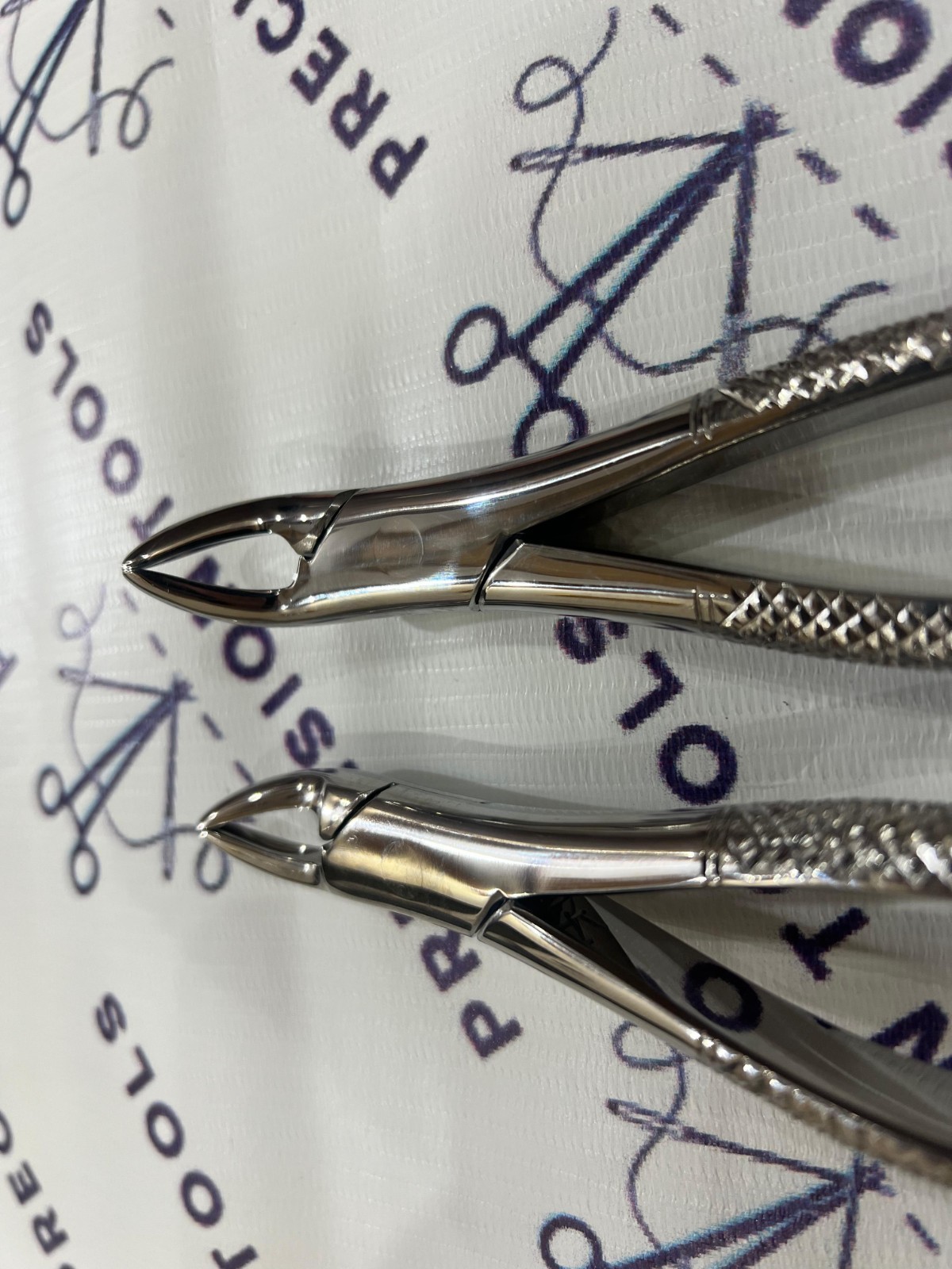 Hu-Friedy 150S and 151S Dental Extraction Forceps 2 PCS