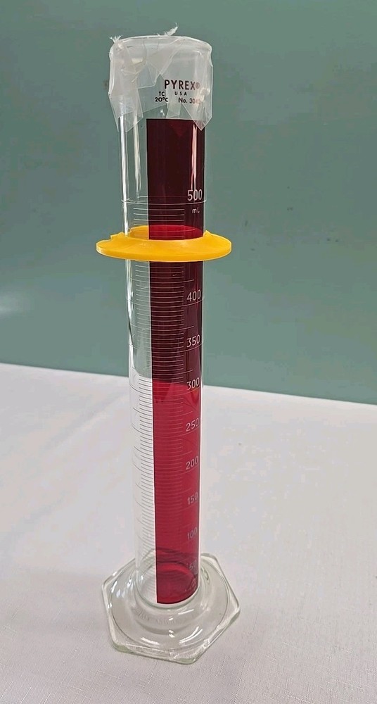 Pyrex 3042-500mL Red-Lined Cylinder Graduated with Spout Hexagonal Base