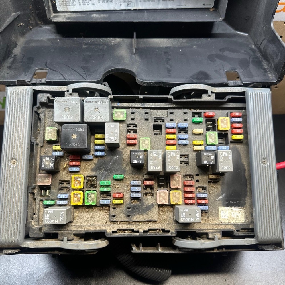 Chevy Silverado 2008 fuse box relay module 12v (.2)