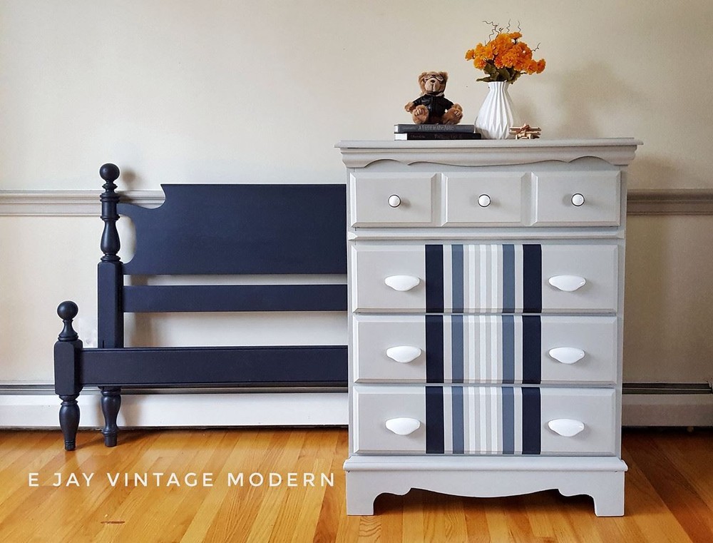 1-3/8" Betsy Fields Knob Chrome with White Ceramic Insert