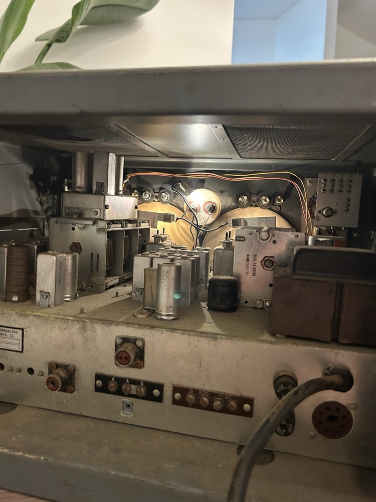 Rare Hammarlund HQ-180XE Tube Receiver - Powers Up - For Restoration