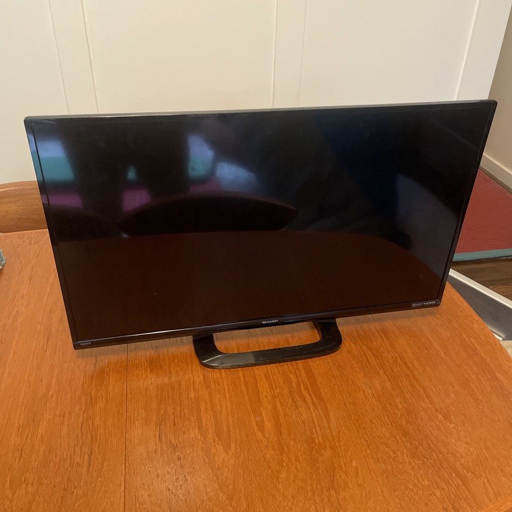 31” SHARP Liquid Crystal TV Model LC-32LE451U