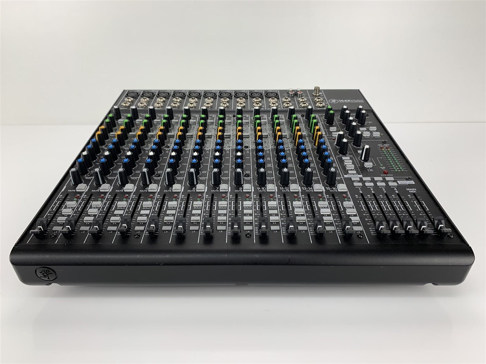 Mackie 1642VLZ4 16-Channel Mic/Line Mixer with 10 Onyx PreAmplifiers - Black