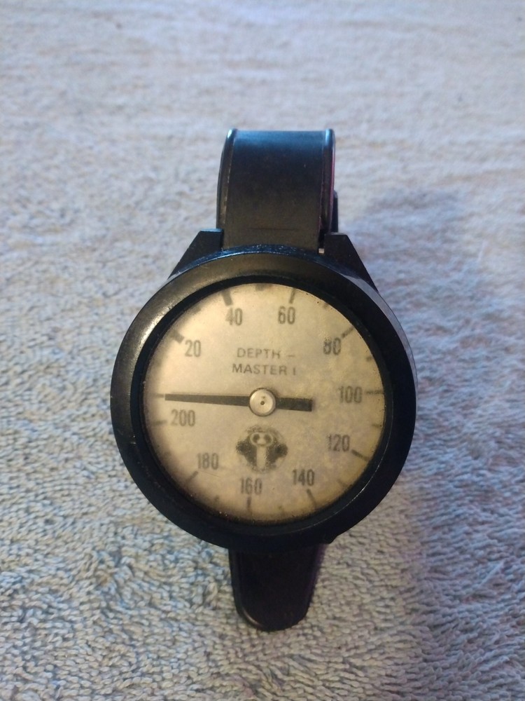 VTG Aqua Lung Depth Master I Depth Gauge