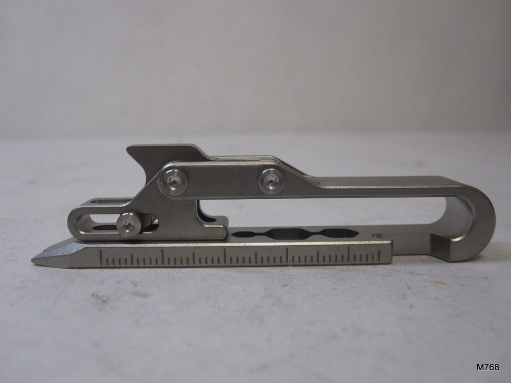 6 in 1 Multitool - Nailpuller, Bottle Opener, Window Breaker, Ruler, Square, Hex