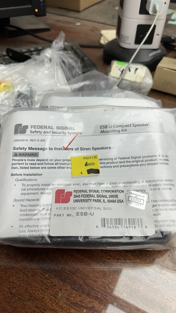 Federal Signal ESB-U Universal Bail Bracket