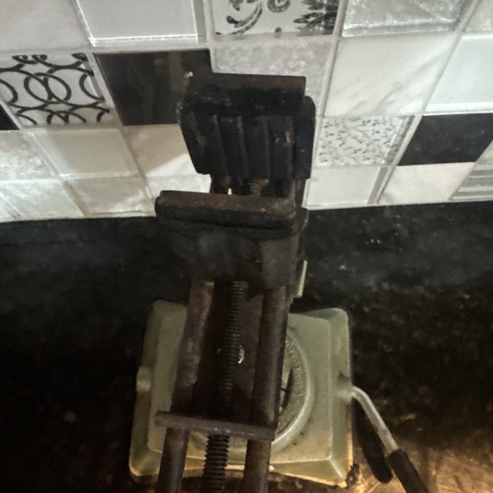 Panavise" Light Duty Multi-Angle Vise